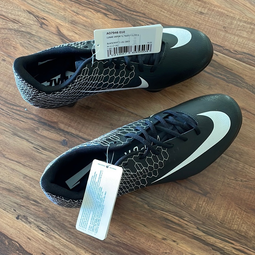 ✨NEW✨ Nike men’s cleats shoes, Size 11